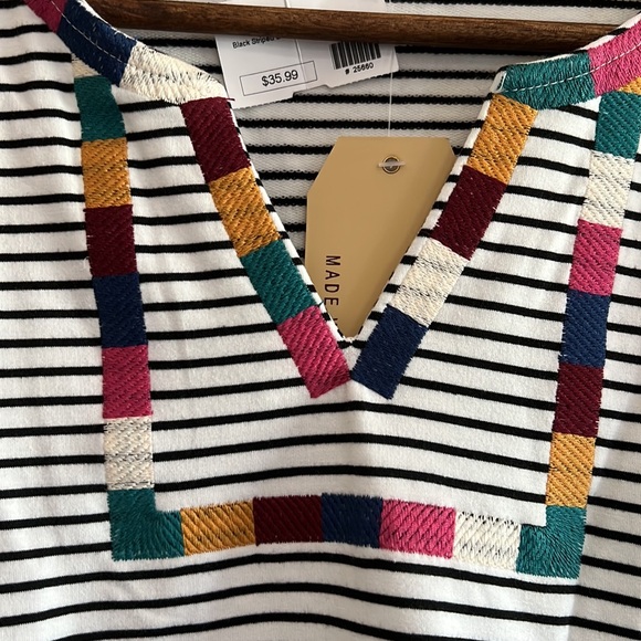 Andrew by unit large women’s black&white striped sweater,design in front&back . - Picture 6 of 6